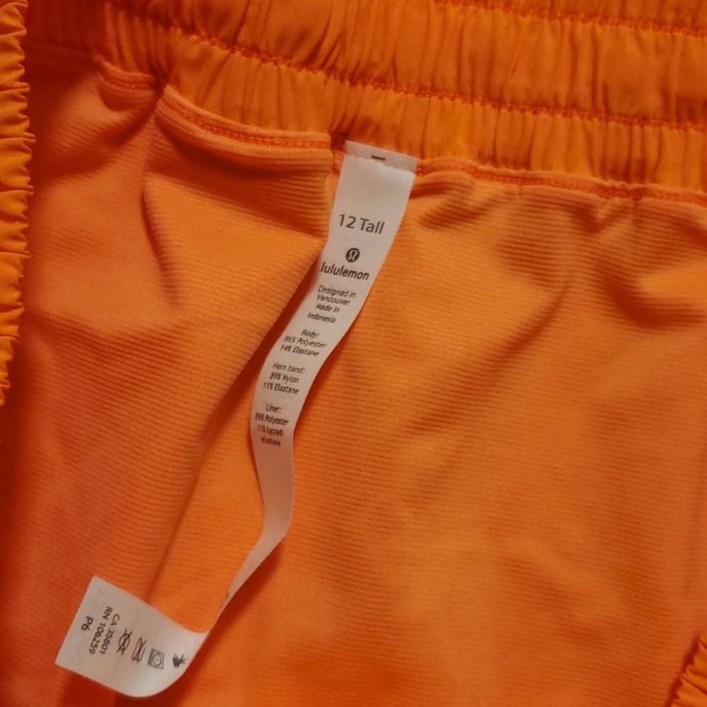 New Rare Lululemon Shorts - Picture 4 of 5